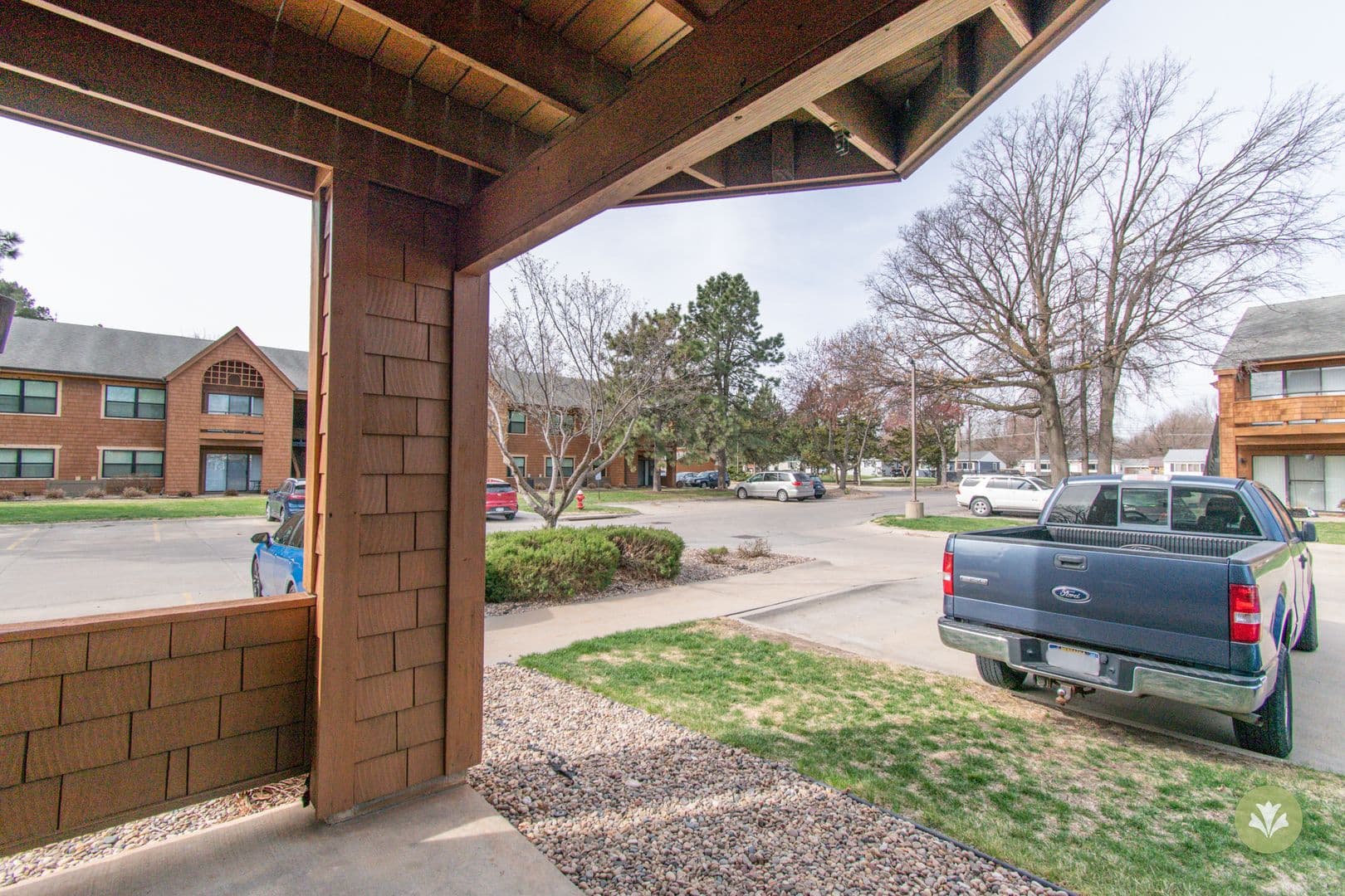 Lincoln Apartment: Adriana Court