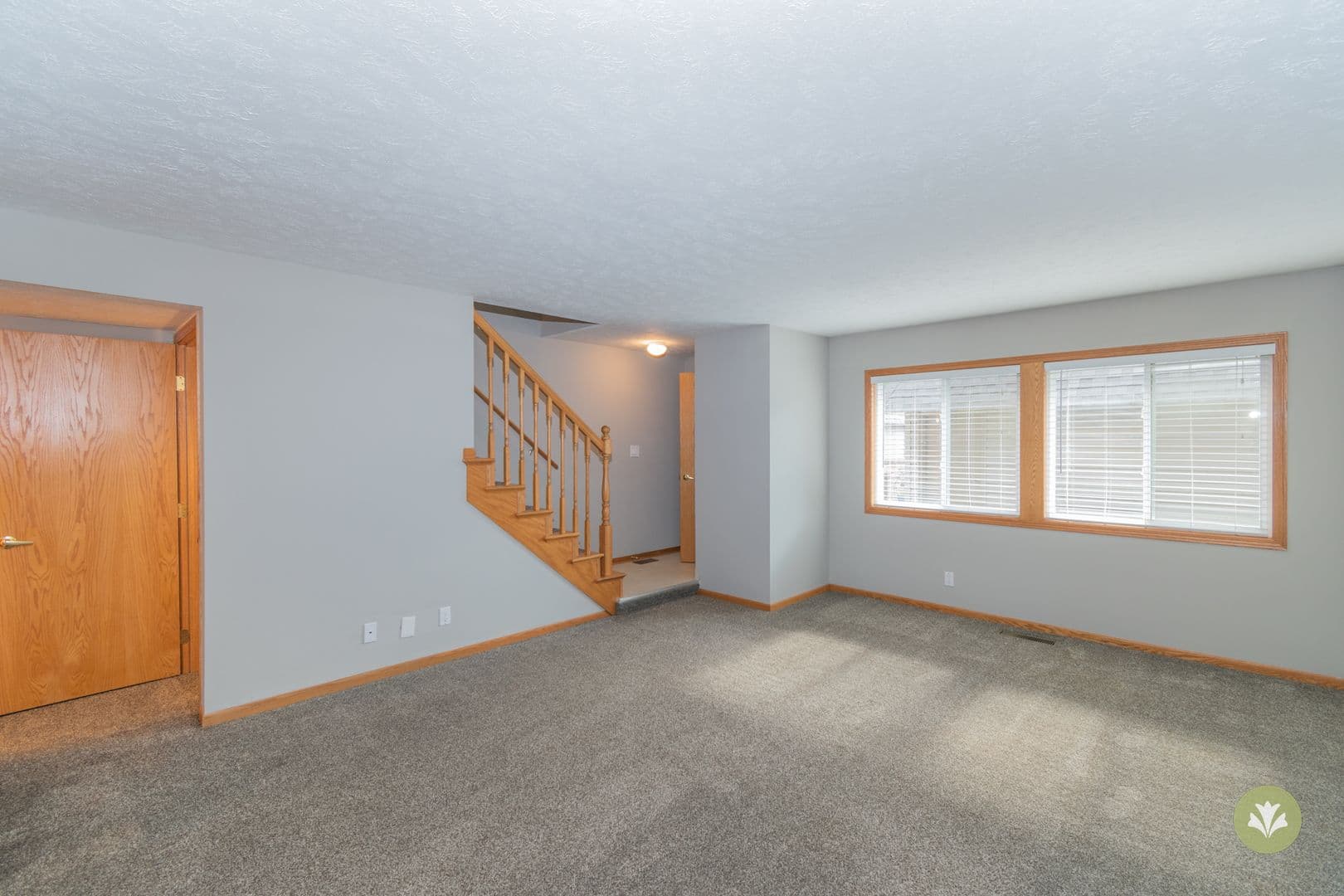 Lincoln Apartment: ChateauTownhomes