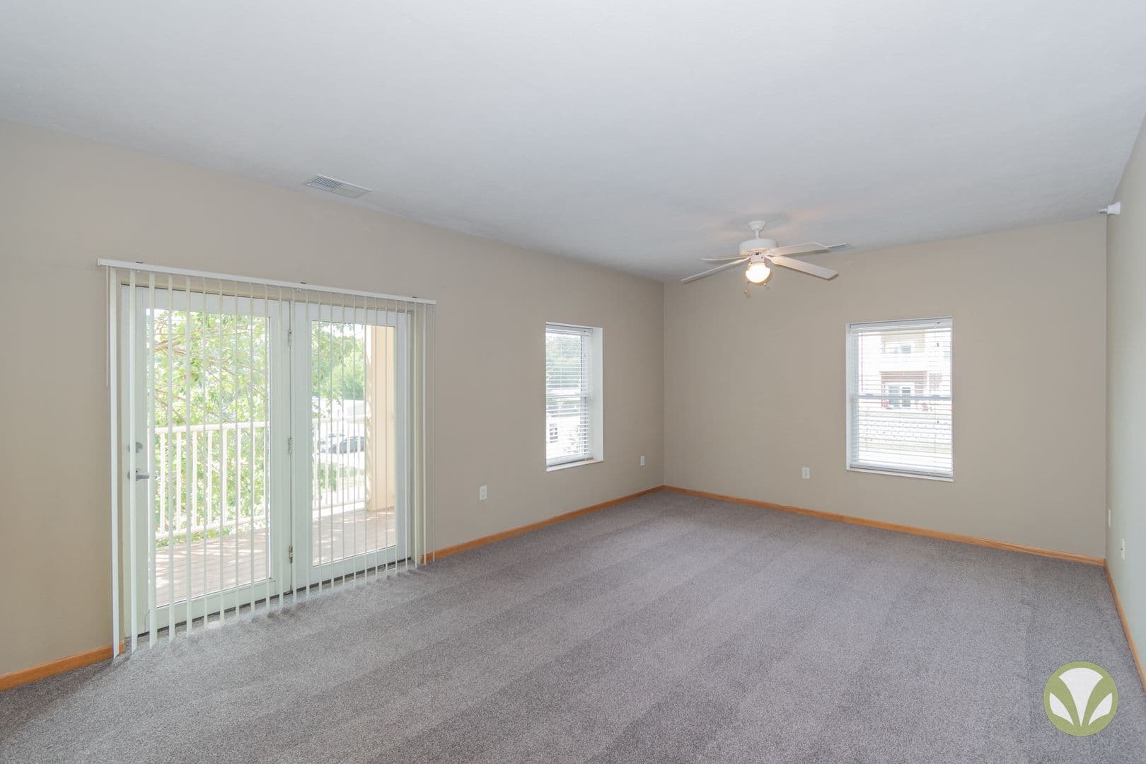 Lincoln Apartment: Charleston Court Apts & THs