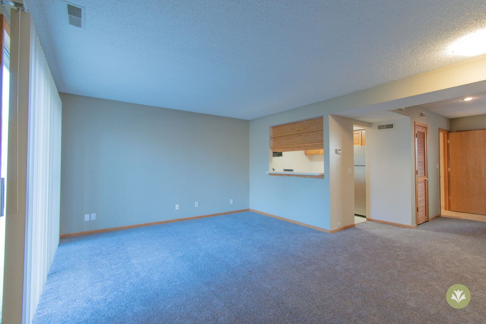Lincoln Apartment: Charleston Court Apts & THs