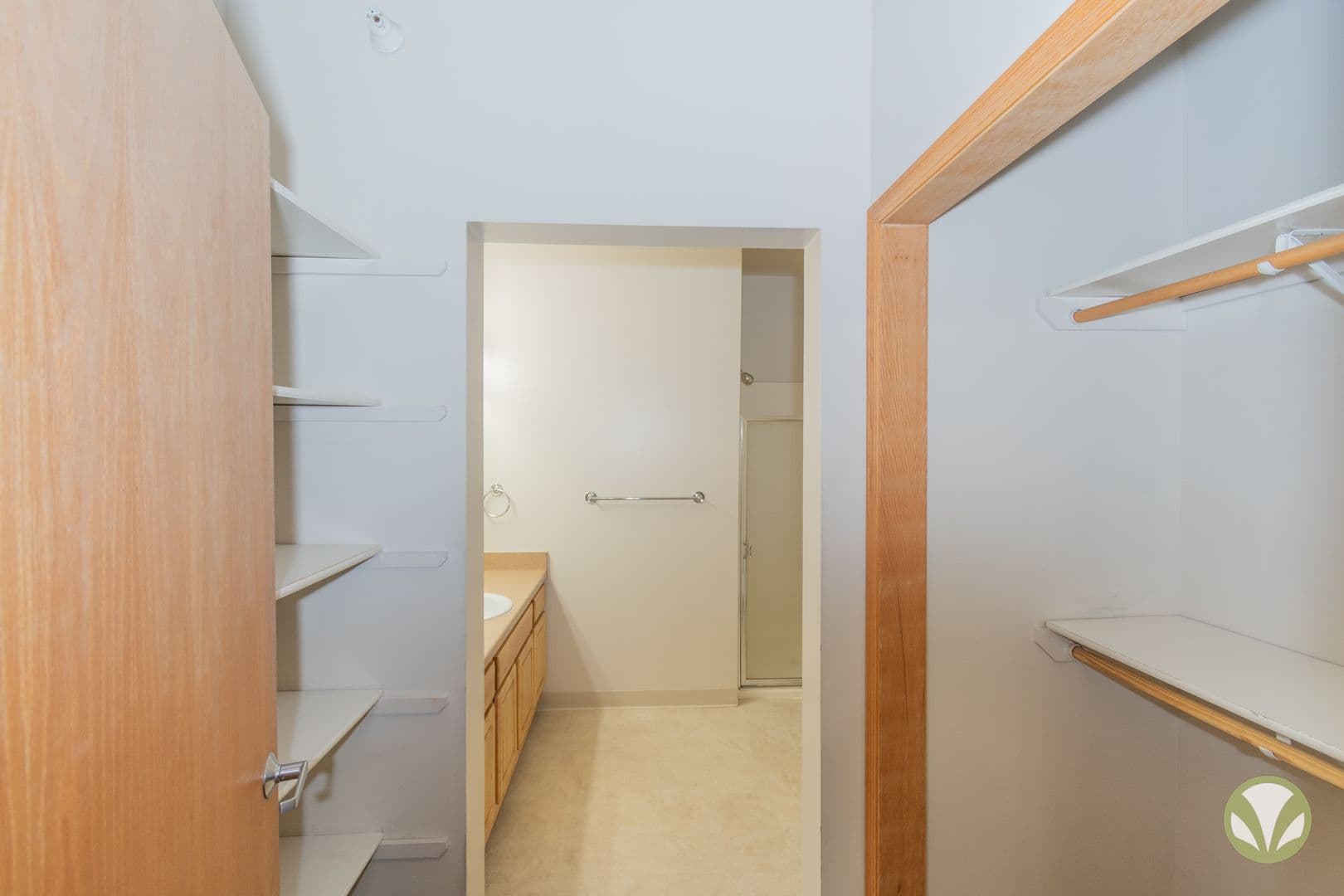 Lincoln Apartment: Charleston Court Apts & THs