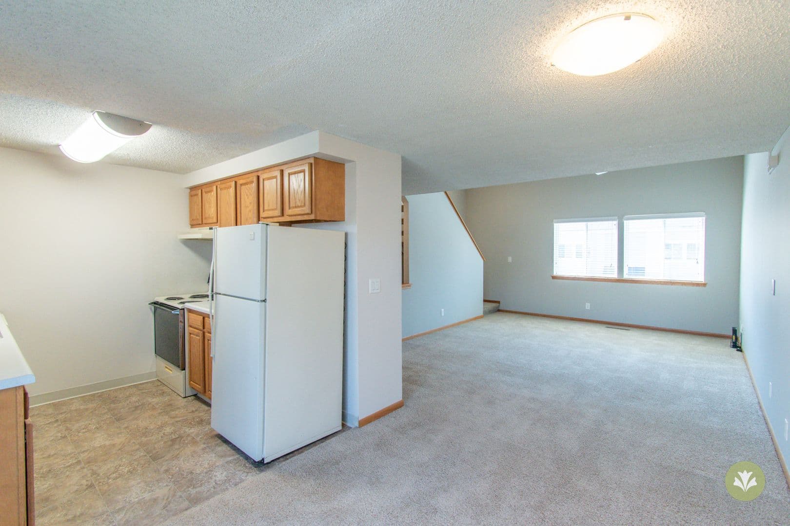 Lincoln Apartment: Charleston Court Apts & THs