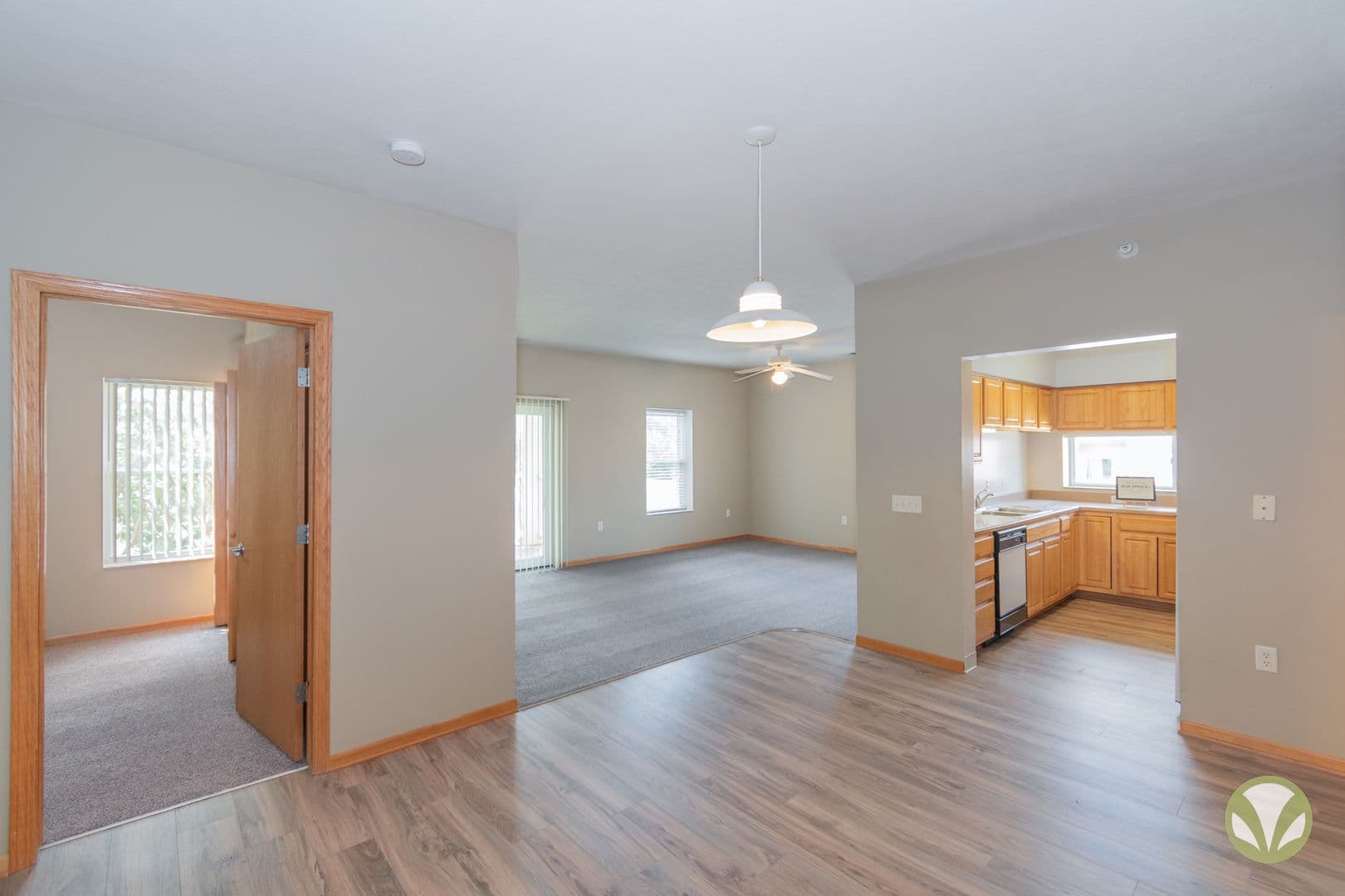 Lincoln Apartment: Charleston Court Apts & THs