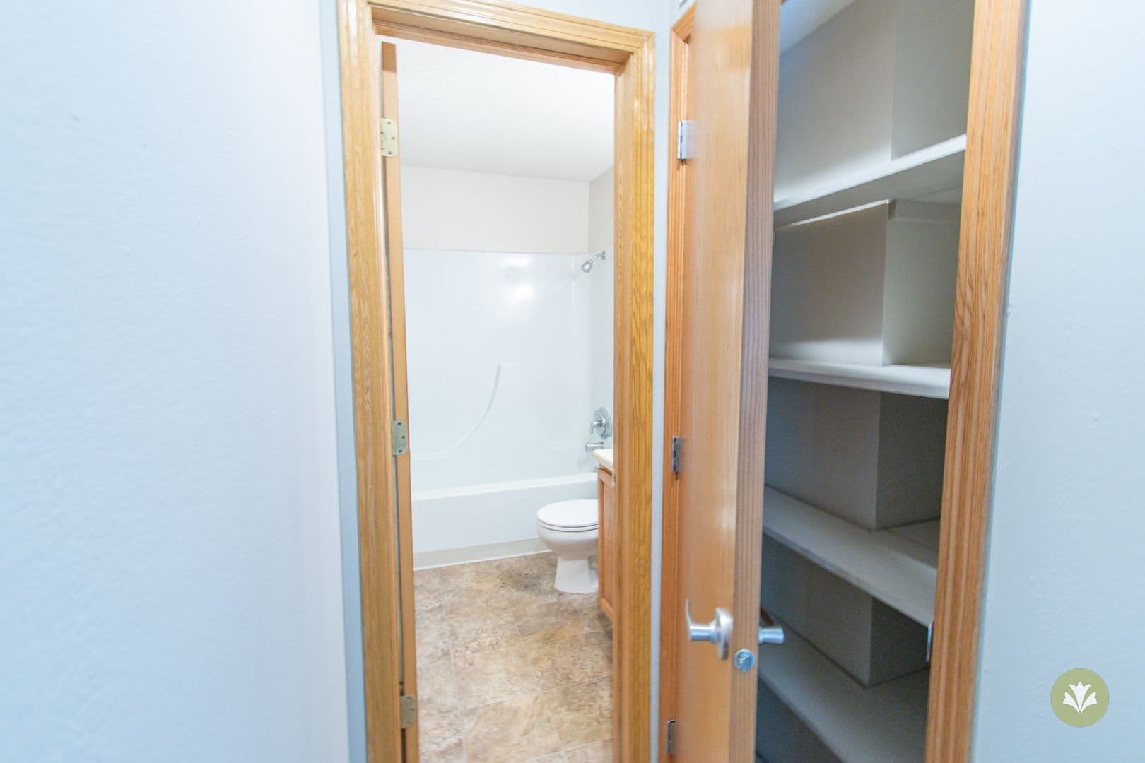 Lincoln Apartment: Charleston Court Apts & THs