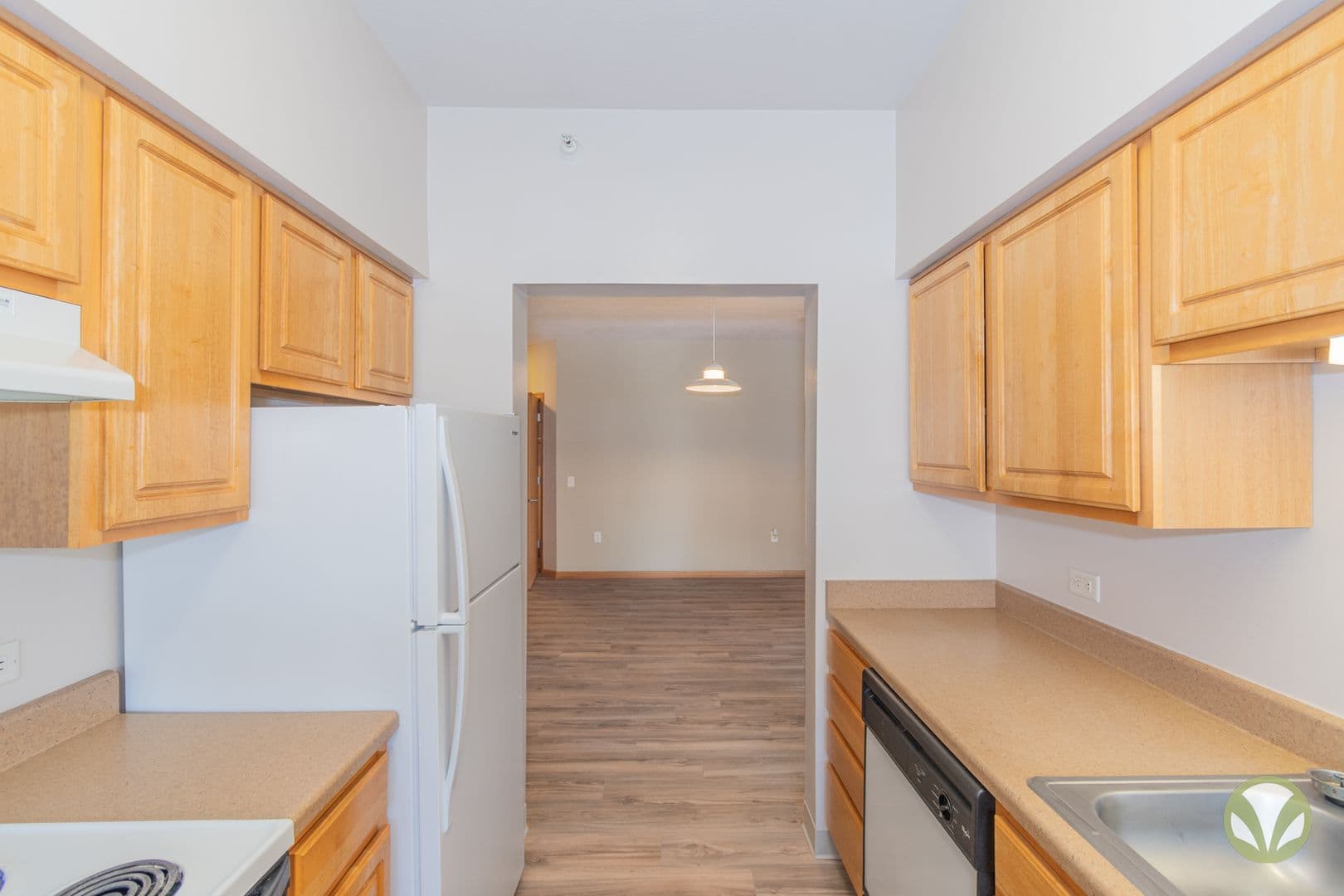 Lincoln Apartment: Charleston Court Apts & THs