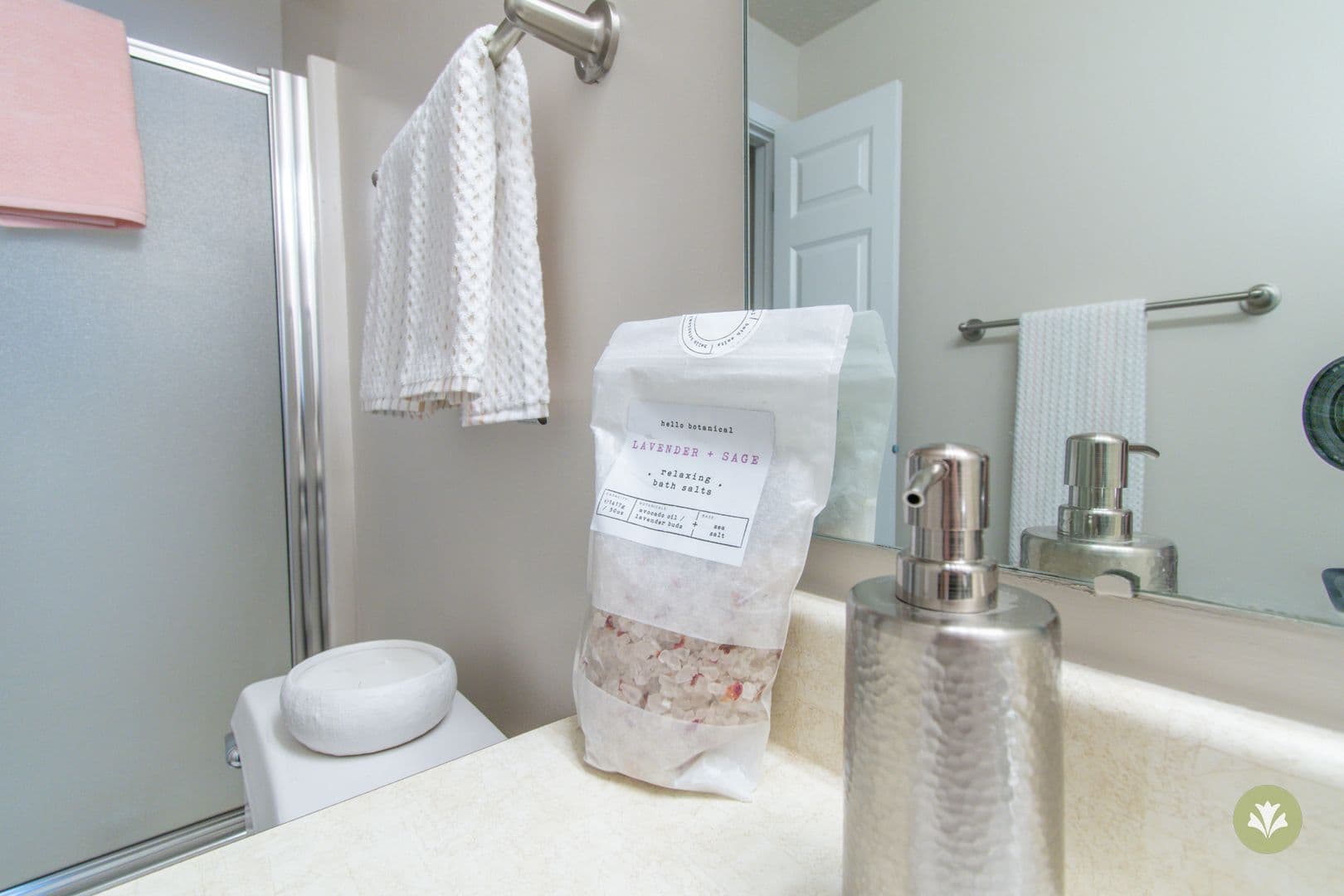 Lincoln Apartment: Adriana Court