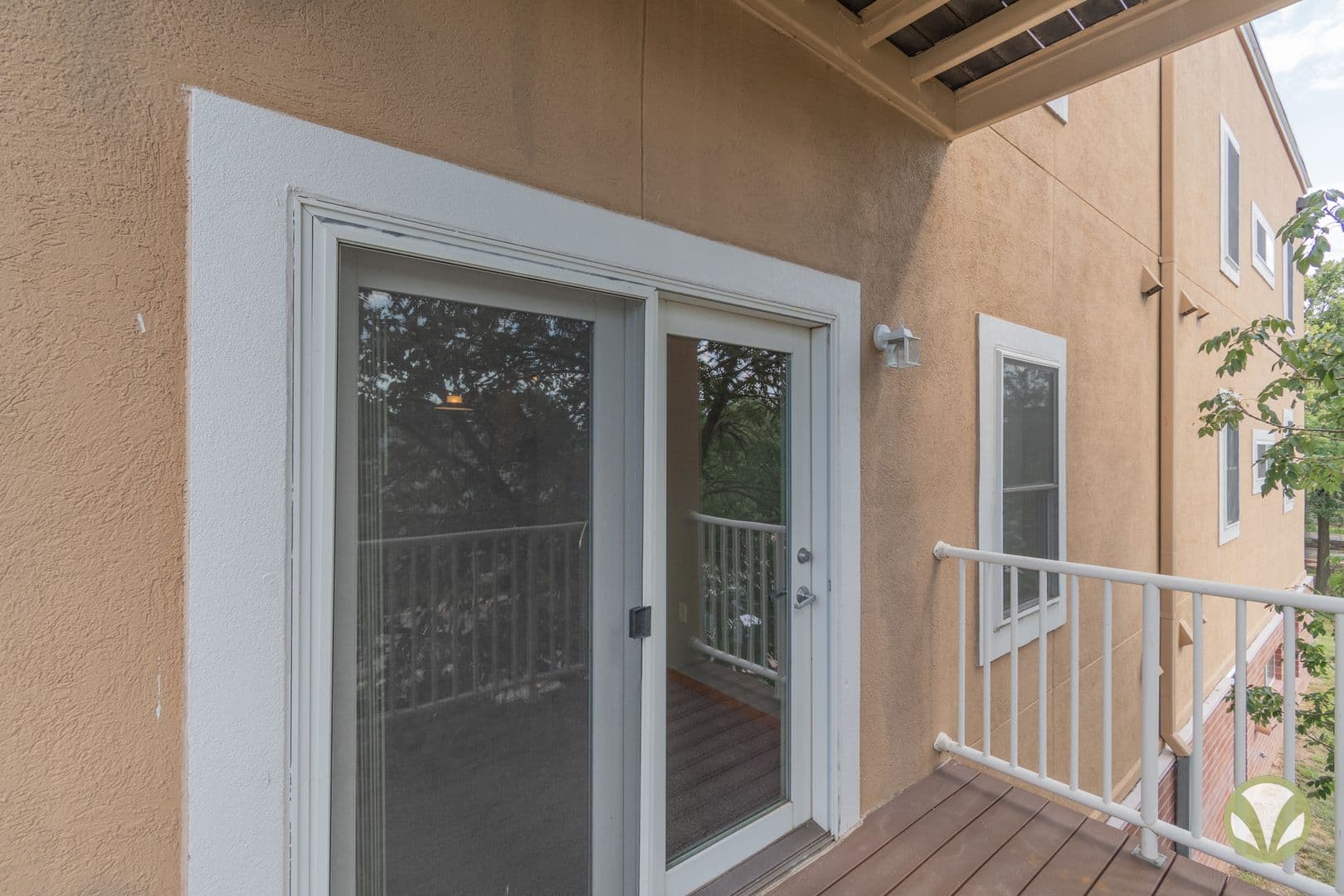 Lincoln Apartment: Charleston Court Apts & THs