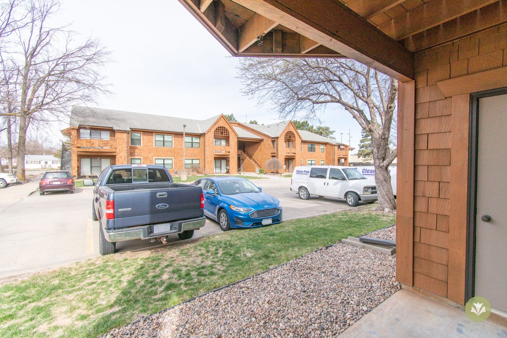 Lincoln Apartment: Adriana Court