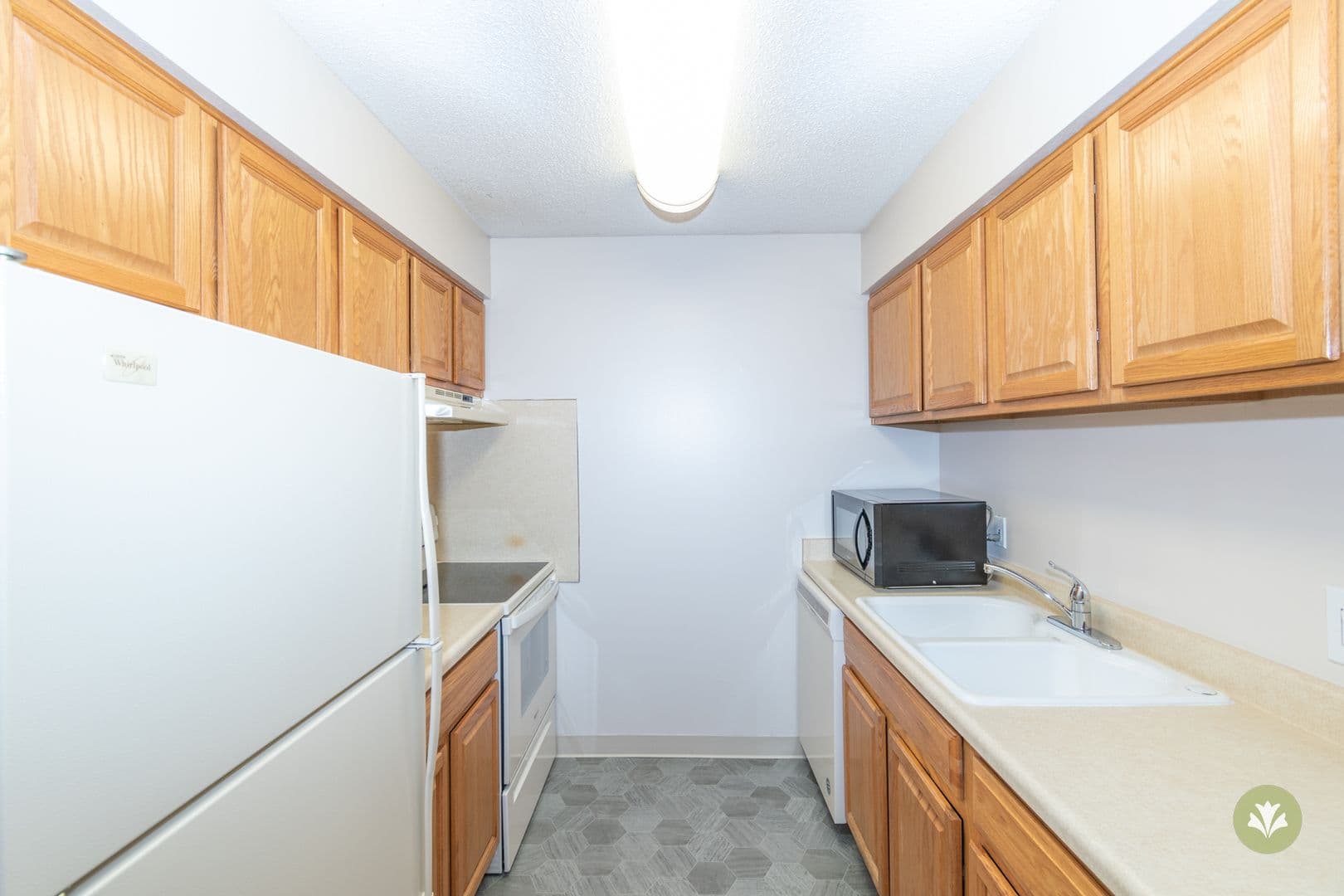 Lincoln Apartment: Charleston Court Apts & THs