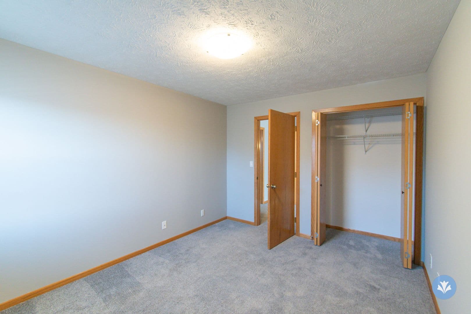 Lincoln Apartment: Alena Court