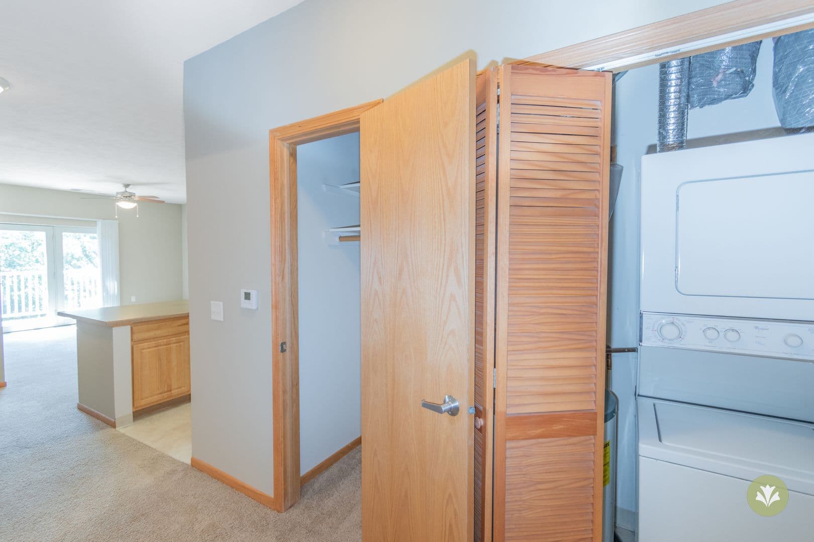 Lincoln Apartment: Charleston Court Apts & THs