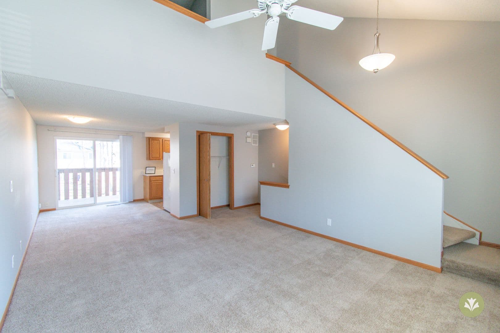 Lincoln Apartment: Charleston Court Apts & THs