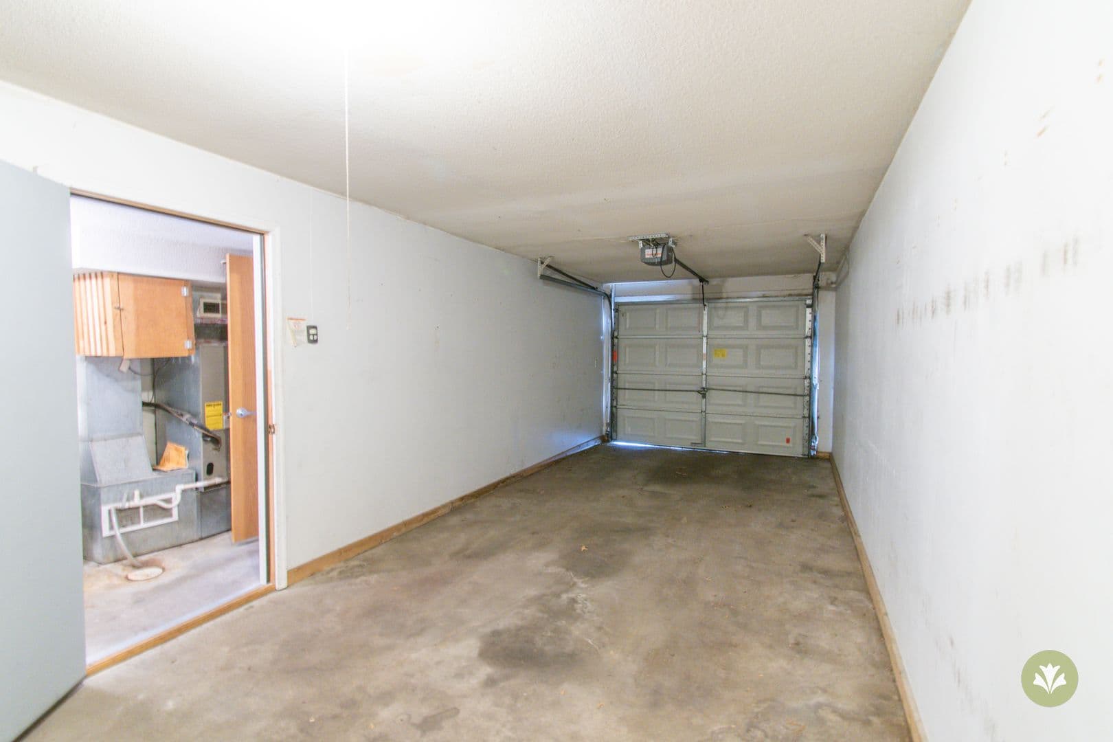 Lincoln Apartment: Charleston Court Apts & THs