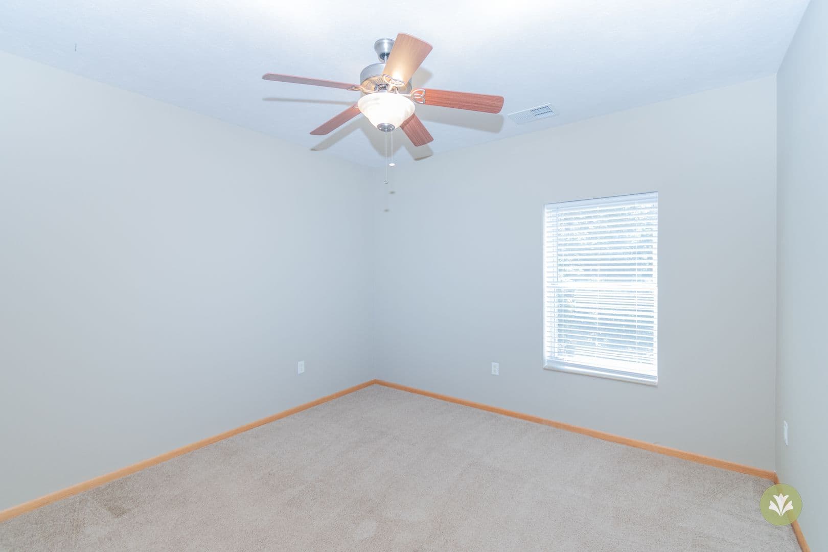 Lincoln Apartment: Charleston Court Apts & THs