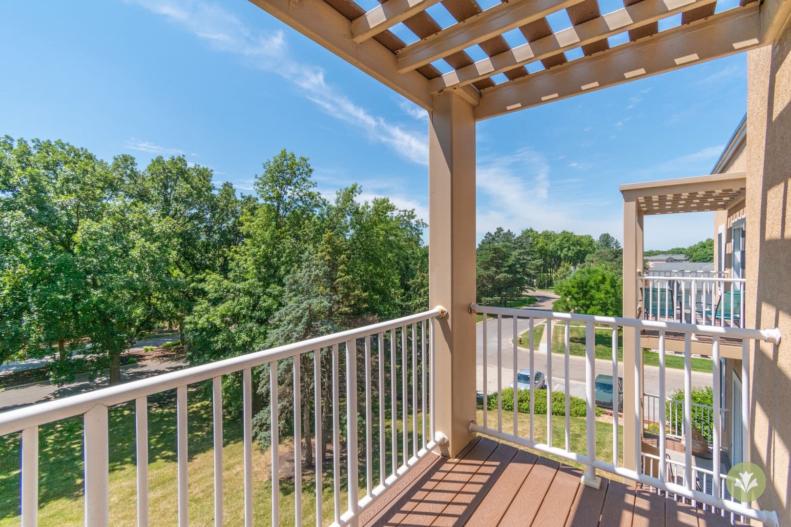 Lincoln Apartment: Charleston Court Apts & THs