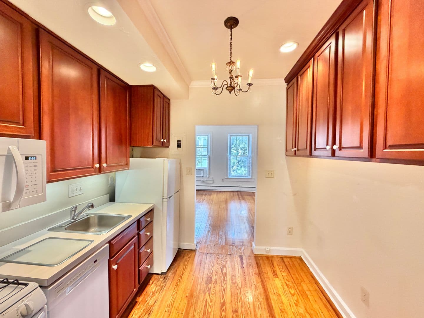 Washington Apartment: 329 C Street, SE