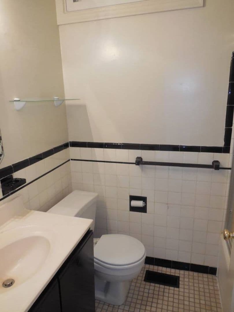 Washington Apartment: 3917 W Street, NW