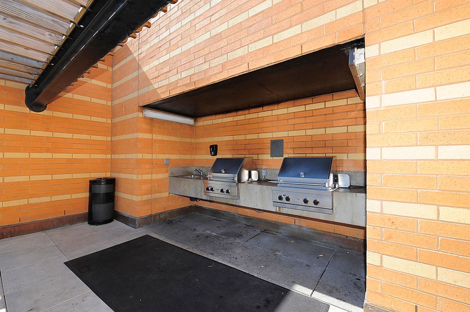 Washington Condo: 400 Massachusetts Avenue, NW #915