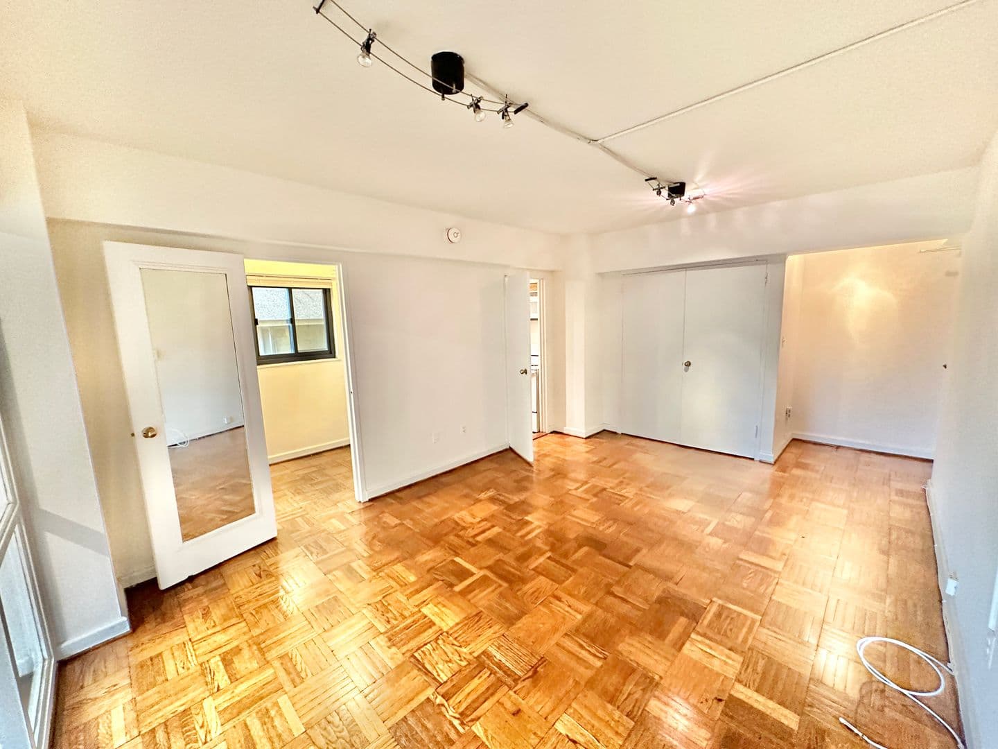 Washington Condo: 2141 I Street, NW #402