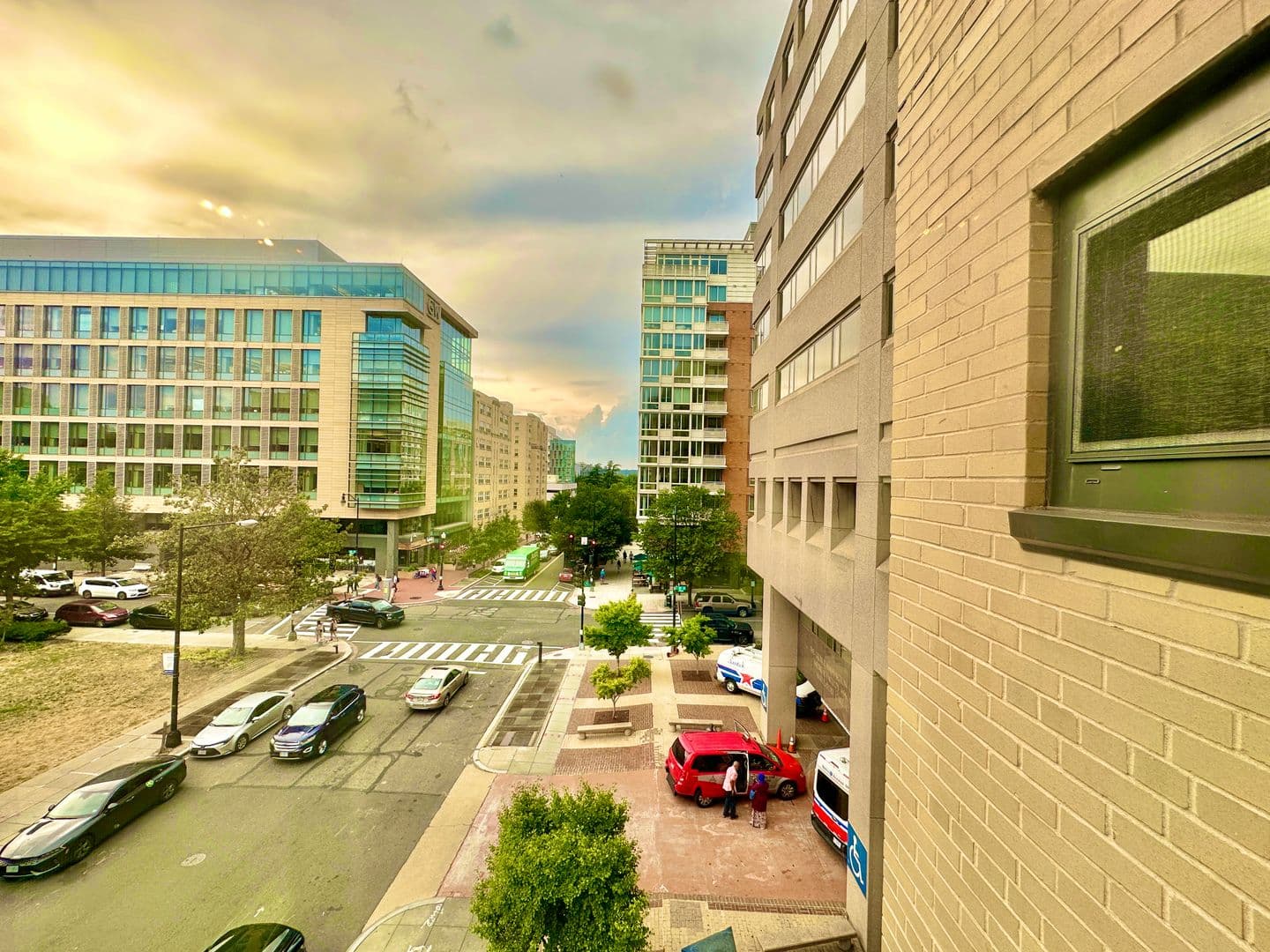 Washington Condo: 2141 I Street, NW #402