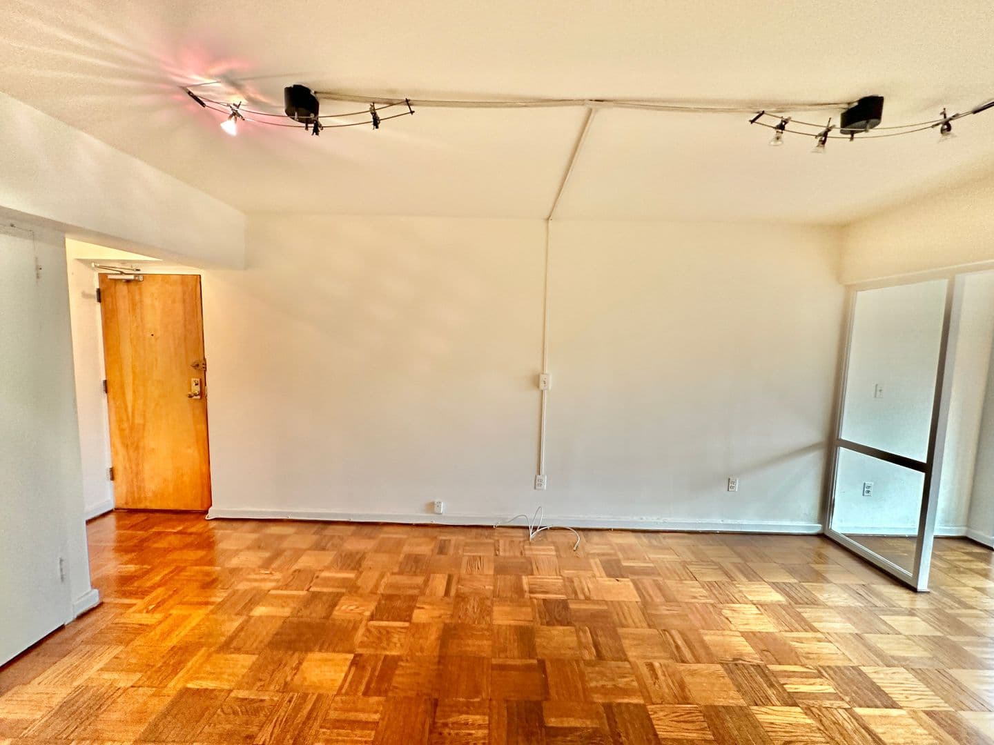 Washington Condo: 2141 I Street, NW #402