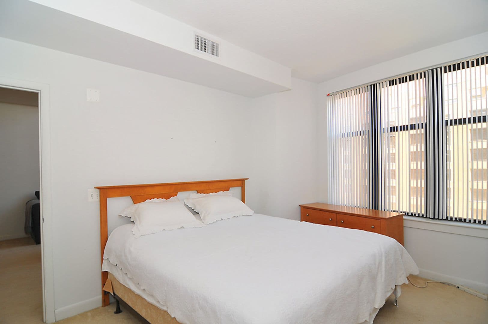 Washington Condo: 400 Massachusetts Avenue, NW #915