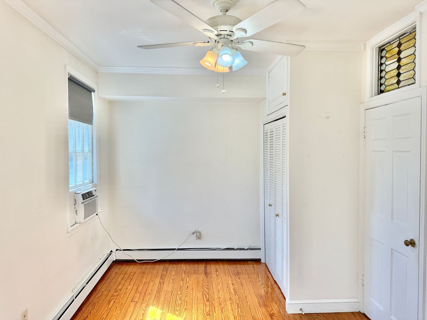 Washington Apartment: 329 C Street, SE