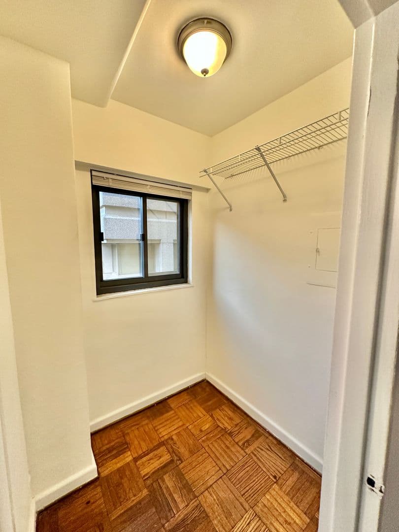 Washington Condo: 2141 I Street, NW #402