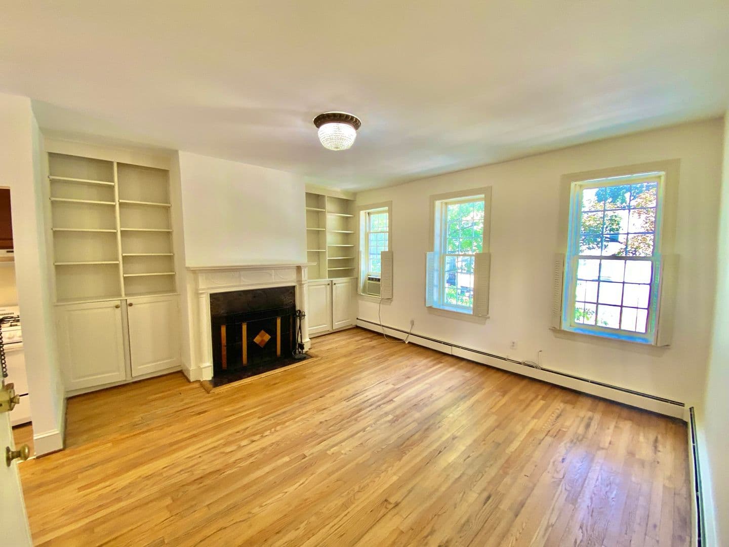 Washington Apartment: 327 C Street, SE