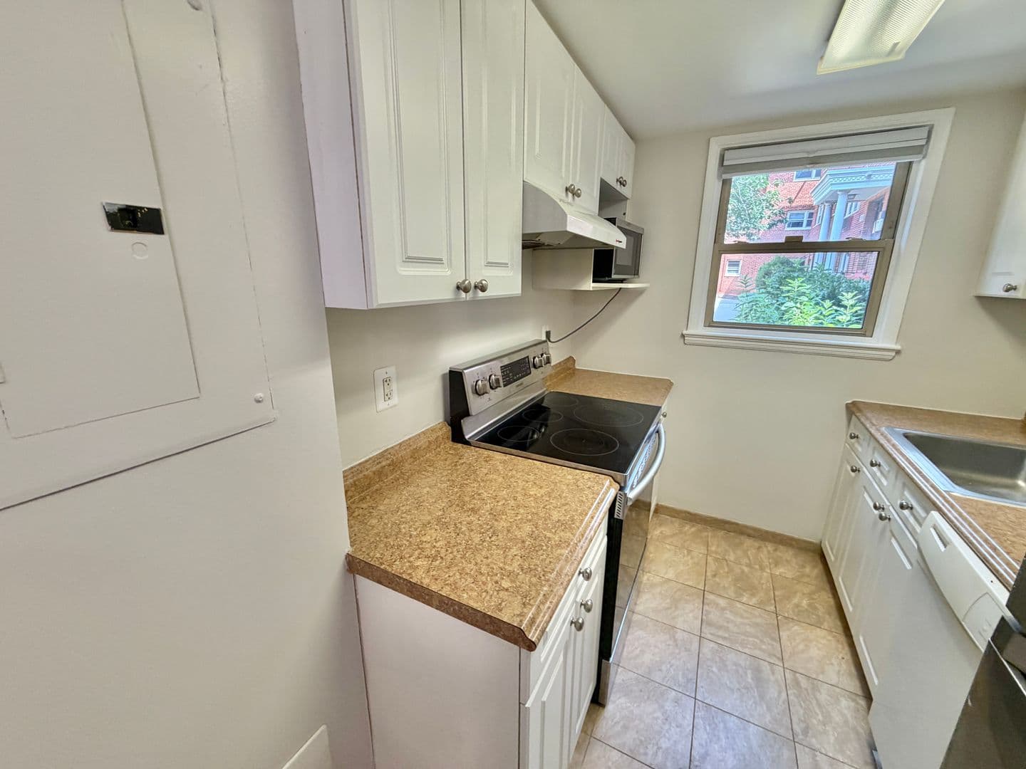Arlington Condo: 4635 20th Road, North #5
