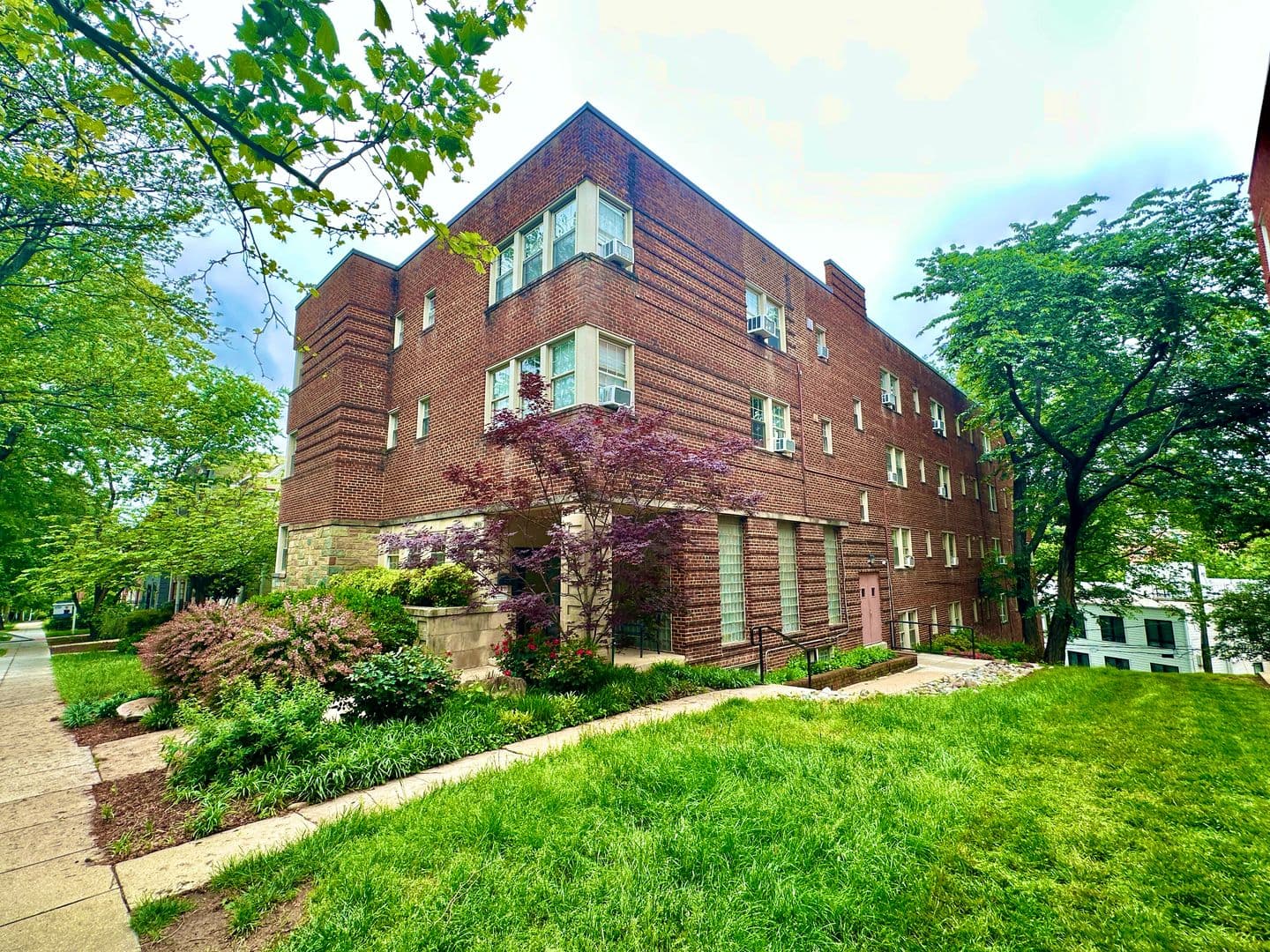Washington Condo: 3925 Davis Place, NW #B6