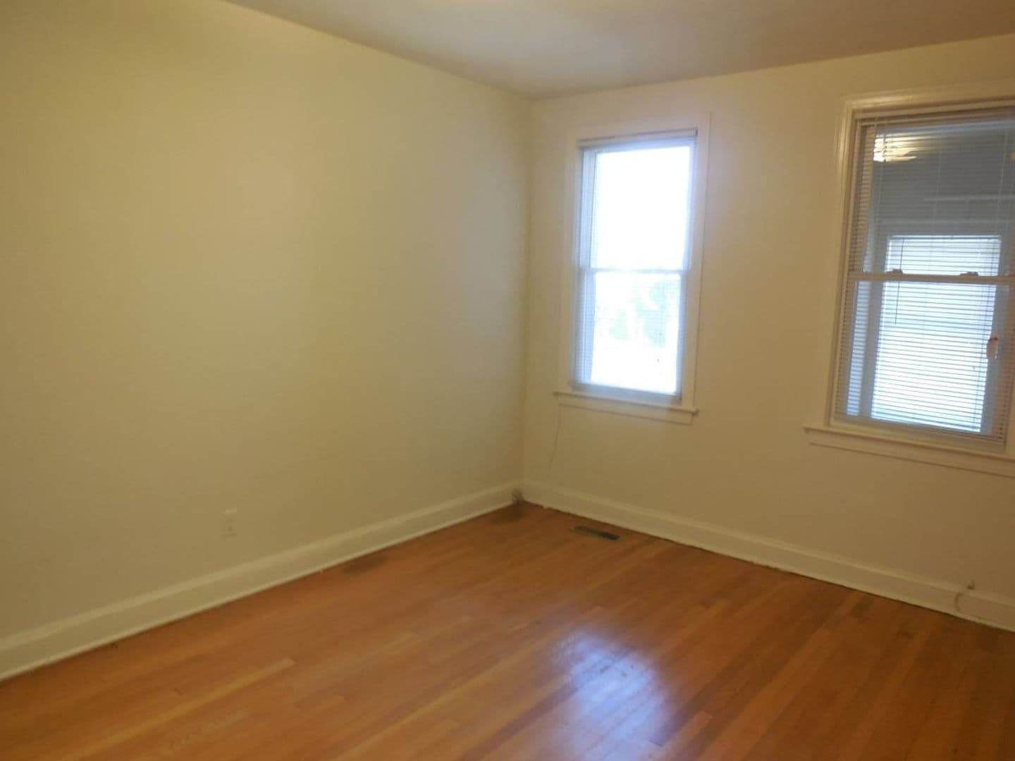 Washington Apartment: 3917 W Street, NW