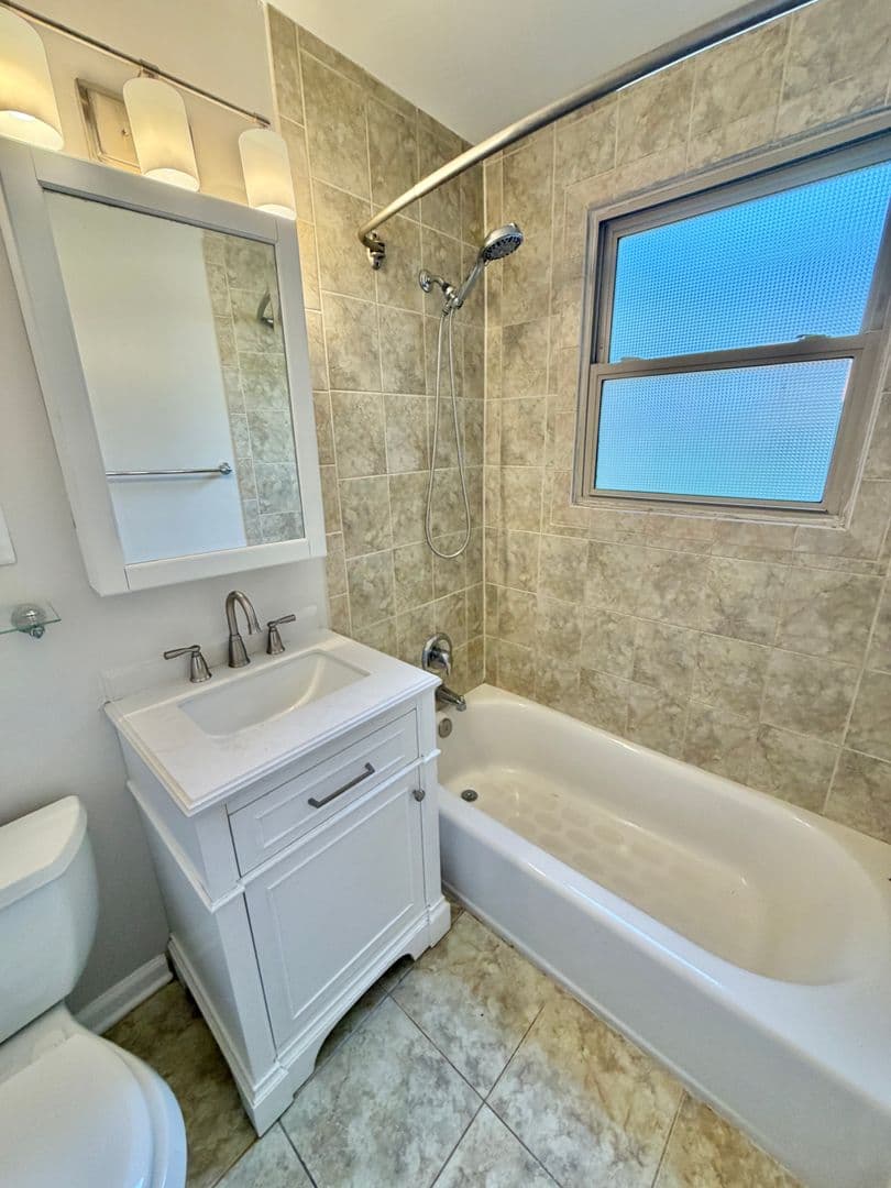 Arlington Condo: 4635 20th Road, North #5