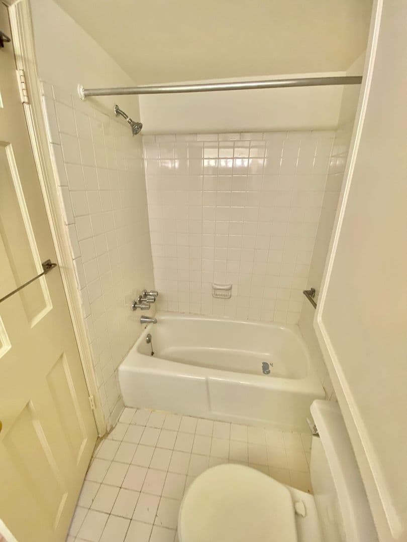 Washington Apartment: 327 C Street, SE