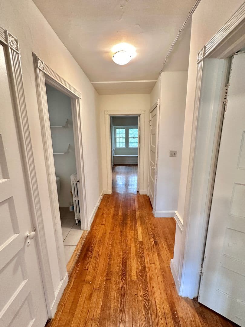 Washington House: 4422 Greenwich Parkway NW