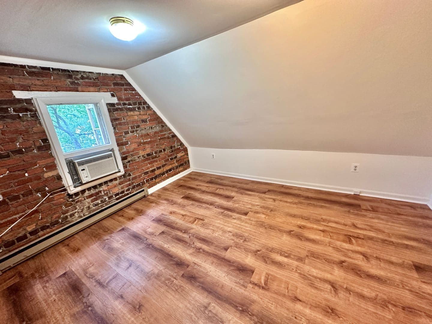Washington House: 4422 Greenwich Parkway NW