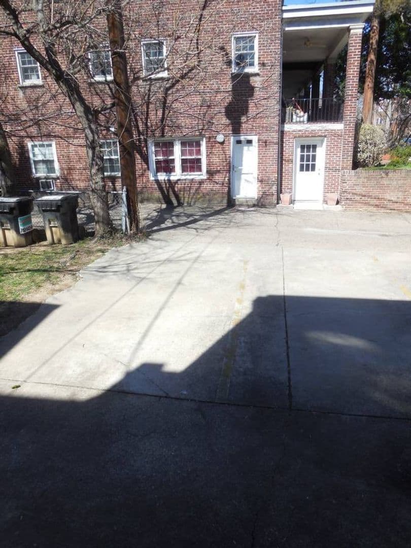 Washington Apartment: 3917 W Street, NW