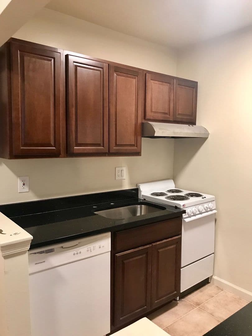 Washington Apartment: 1762 U Street NW