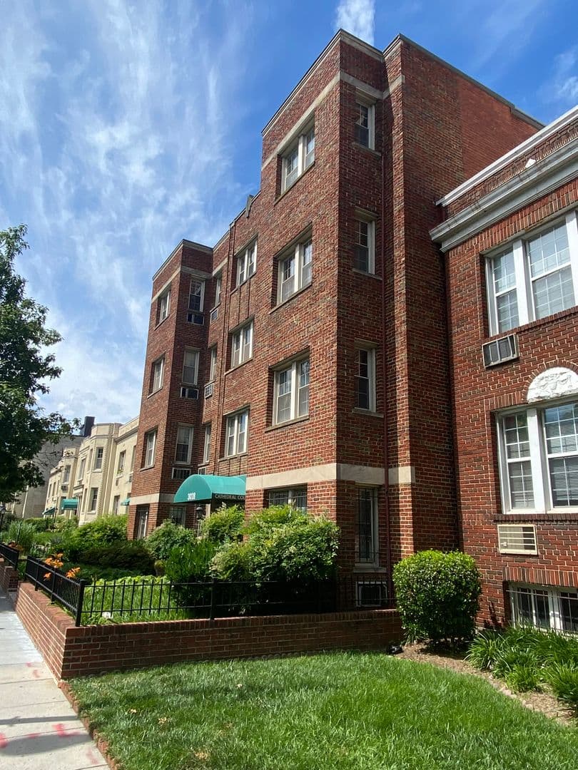 Washington Condo: 3028 Wisconsin Ave NW #106