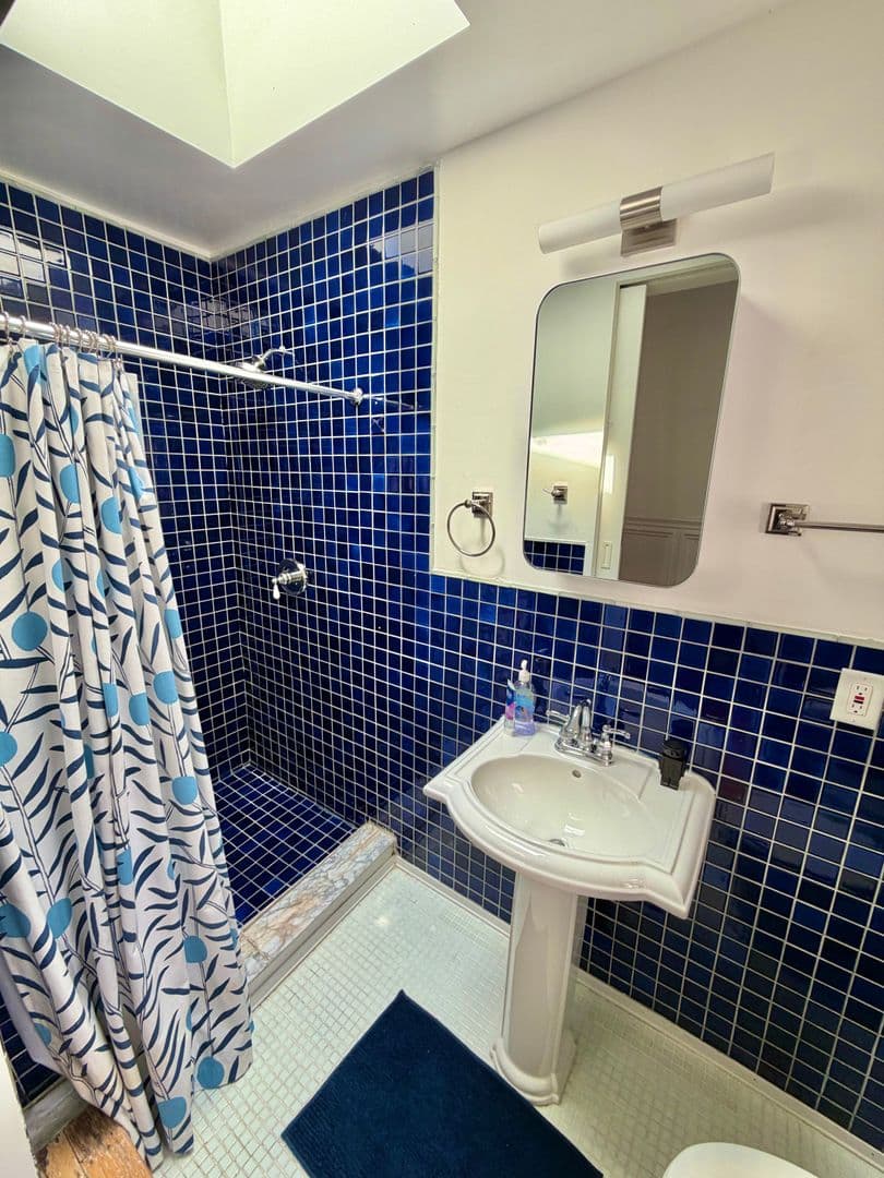 Washington House: 7538 Morningside Drive NW