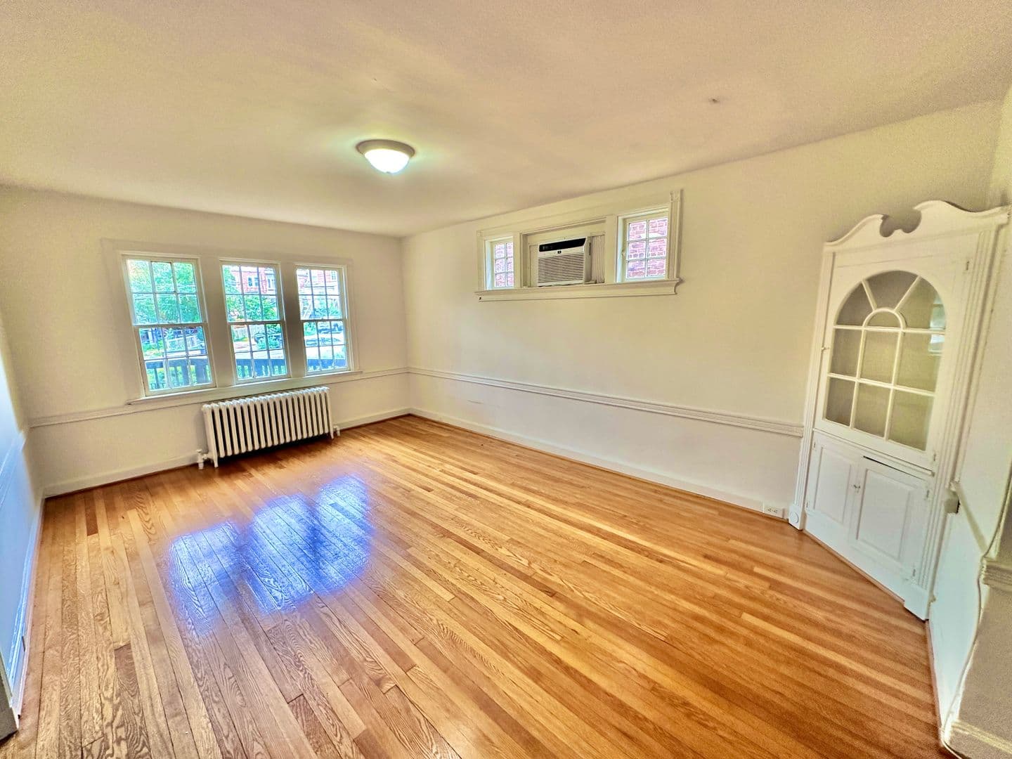 Washington House: 4422 Greenwich Parkway NW