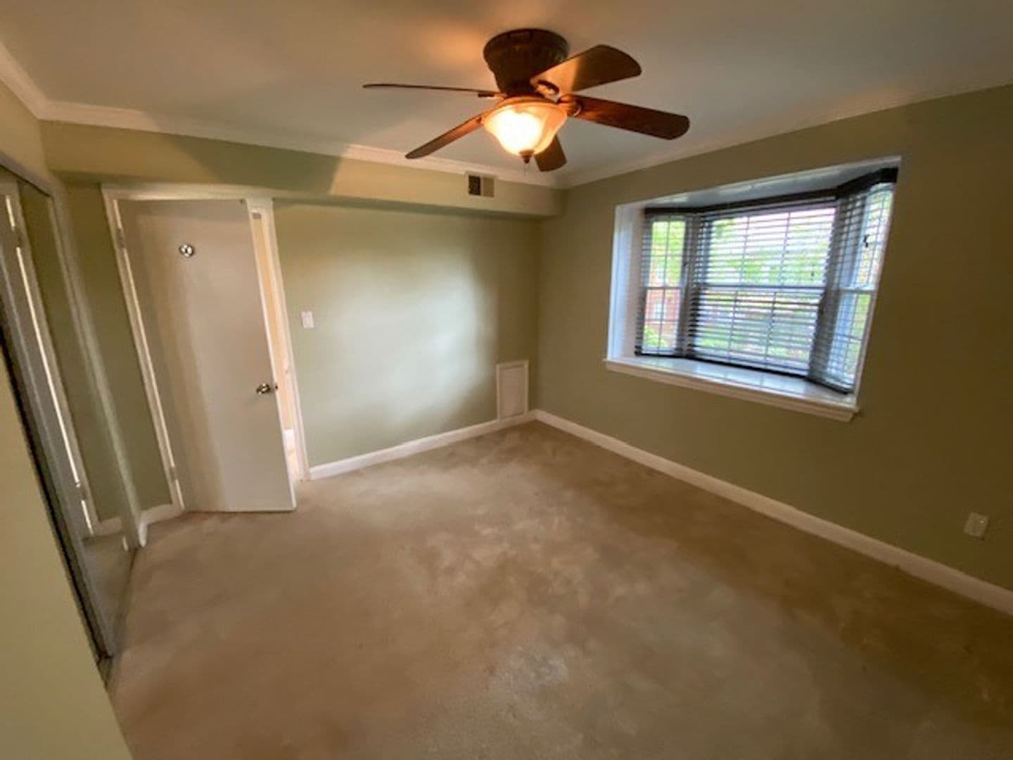 Arlington Condo: 2105 North Taft Street #6