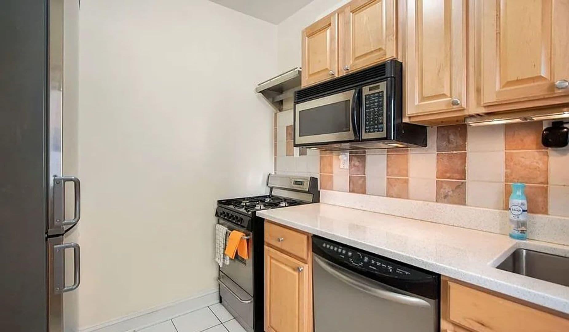 Washington Apartment: 1510 Q Street NW