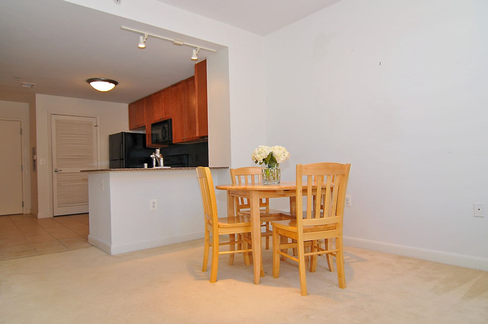 Washington Condo: 400 Massachusetts Avenue, NW #915