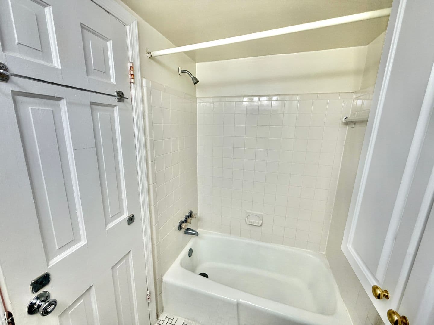 Washington Apartment: 329 C Street, SE