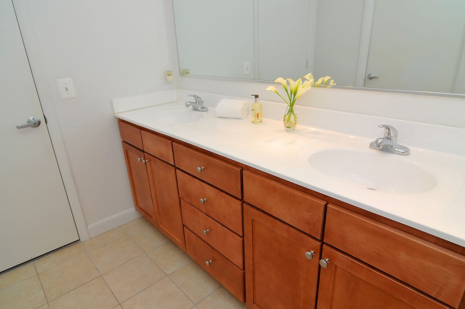 Washington Condo: 400 Massachusetts Avenue, NW #915