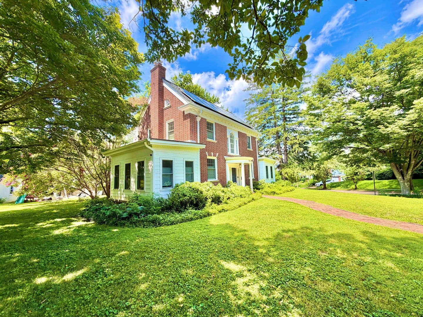 Washington House: 7538 Morningside Drive NW