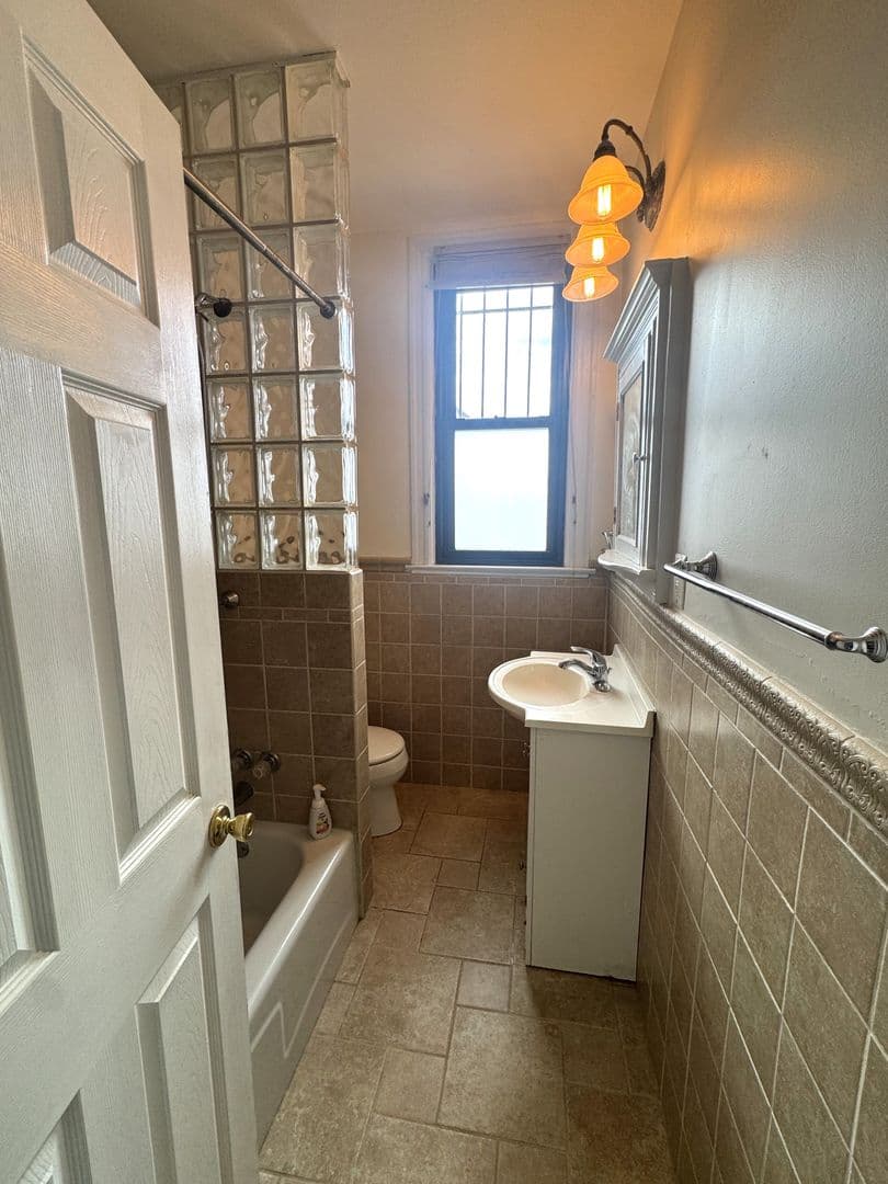 Washington Condo: 1858 California Street NW #43