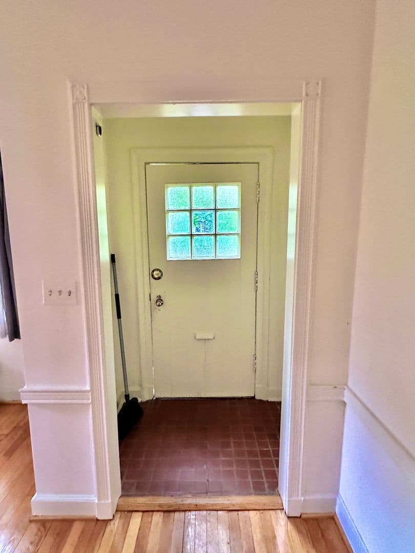 Washington House: 4422 Greenwich Parkway NW