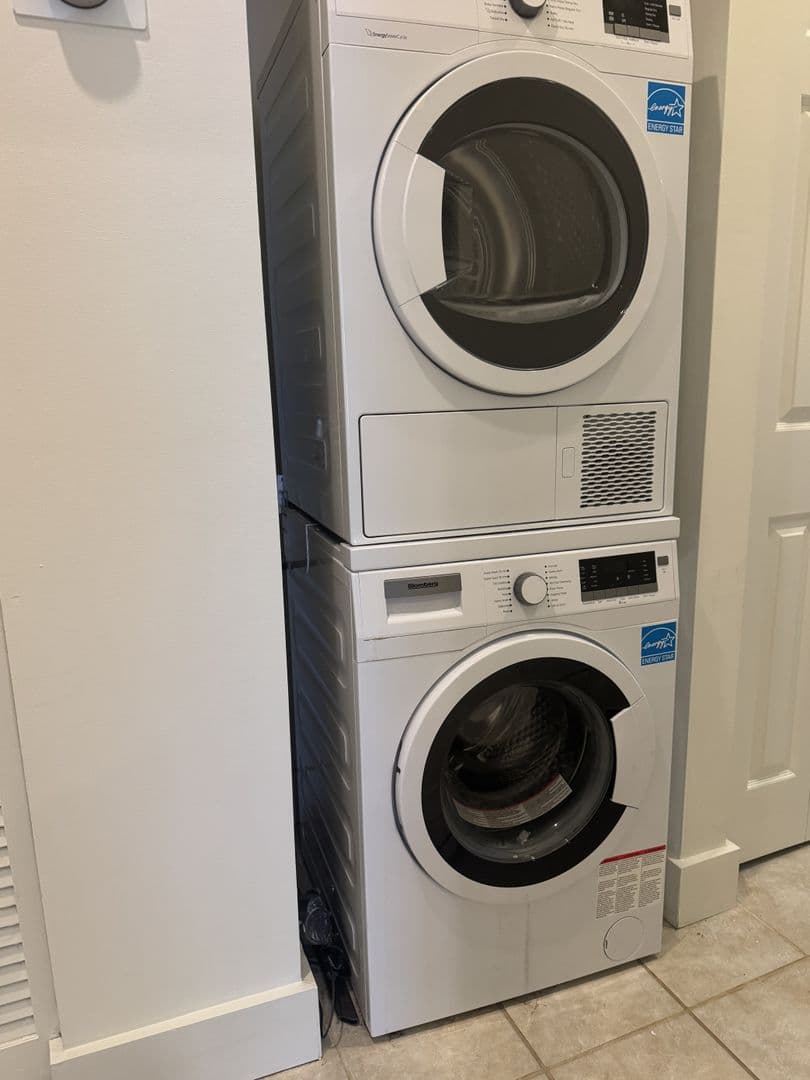 Washington Apartment: 1615 Swann Street NW
